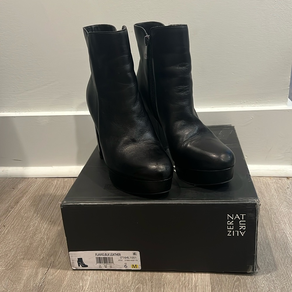 Flavio Black Leather Naturalizer Brand Boots Size 6